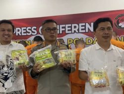 Polda Riau Sita 31 Kilogram Sabu dan 2.387 Butir Pil Ekstasi dari 7 Tersangka Jaringan Internasional