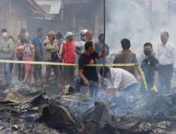 Pasar Tradisional Tarutung di Tapanuli Utara Terbakar, 654 Kios Hangus