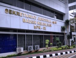 KPK Geledah Kantor Setjen DPR RI Terkait Kasus Pengadaan Kelengkapan Rumah Jabatan