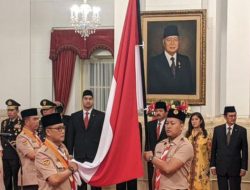 Presiden Jokowi Lantik Buwas Sebagai Ketua Kwarnas Gerakan Pramuka