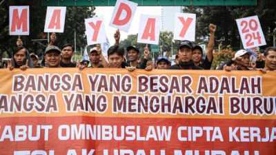 Demo May Day, Buruh Tuntut Cabut Omnibus Law, Hapus Outsourcing dan Upah Murah