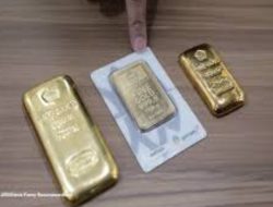 Harga Emas Antam Turun, Hari ini Dibanderol Rp1.318.000 Per Gram