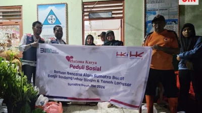 Hutama Karya Salurkan Bantuan Rp200 Juta Bagi Korban Banjir di Agam Sumbar