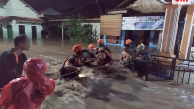 Kecamatan Talang Padang Tanggamus Banjir, Basarnas Lampung Terjunkan Tim Evakuasi