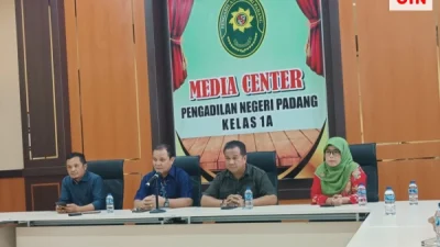 Mengancam Aktivis, LBH Padang Melaporkan Hakim PN Padang ke KY dan Polda Sumbar