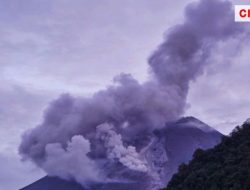 Gunung Merapi Semburkan Awan Panas Guguran Mencapai 1.200 Meter dari Puncak