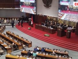 Dalam Rapat Paripurna DPR RI Menyetujui Pembentukan Pansus Angket Pengawas Haji