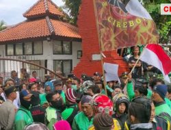 Banyak Kebijakan yang Merugikan, Ojol Sejumlah Aplikasi di Cirebon Demo