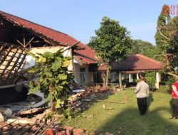 Gedung Kelas A Kompleks Tirta BBPMKP di Ciawi Kabupaten Bogor Ambruk