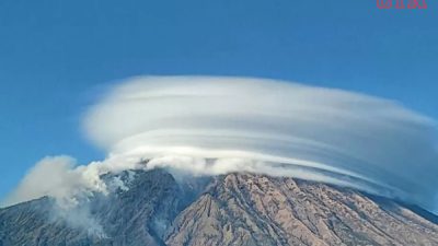 BPBD Karangasem Sebut Penyebab 75 Hektare Lahan di Lereng Gunung Agung Akibat Suhu Panas Matahari