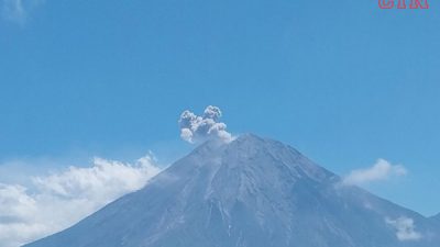 Gunung Semeru Kembali Erupsi Dengan Abu Vulkanik Setinggi 700 Meter