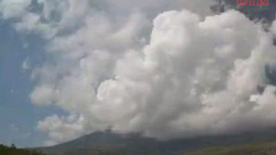 Gunung Lewotobi Laki-Laki Erupsi Lagi Masyarakat di Imbau Tidak Beraktivitas Dalam Radius 7 Kilometer