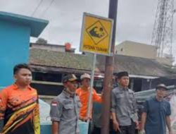 Muncul Plang Peringatan Tsunami di Wilayah Pagar Laut Pesisir Pantai Tangerang