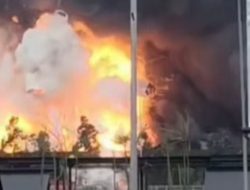 Gudang Mainan Daerah Pantai Indah Kapuk 2 Terbakar