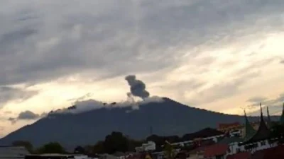 Tiga Hari Berturut-turut Gunung Marapi Erupsi Beruntun Dengan Tinggi Kolom Abu 1.500 Meter