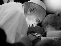 Pemimpin Gereja Katolik Roma Paus Fransiskus Meninggal Dunia