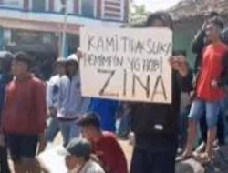 Ratusan Warga Desa Wonoagung Demak Gelar Aksi Unjuk Rasa Menuntut Pengunduran Diri Kadesnya
