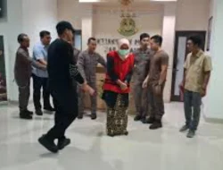 Kadinkes Karanganyar Purwati Ditetapkan Sebagai Tersangka Korupsi Pengadaan Alkes Rp13 Miliar