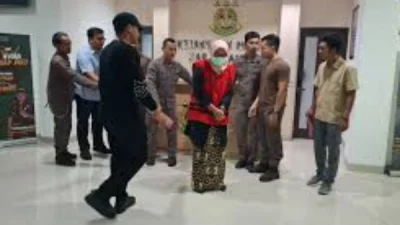 Kadinkes Karanganyar Purwati Ditetapkan Sebagai Tersangka Korupsi Pengadaan Alkes Rp13 Miliar