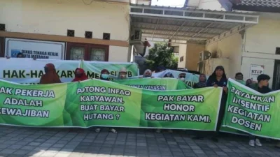 Ratusan karyawan Yayasan RSI NTB Demo Menuntut Pembatalan Pungutan Infaq