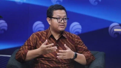 Dalam Peraturan OJK Terbaru Debt Collector Tidak Boleh Gunakan Kontak Darurat Untuk Penagihan