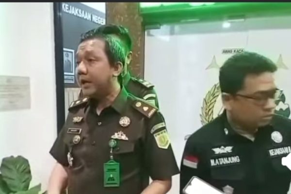 Kejari Lampung Utara Menahan Dua Tersangka Korupsi Rehabilitasi RSUD Ryacudu