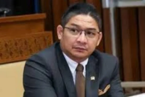 Benarkah Pasha Ungu Mundur dari Kursi Parlemen ?