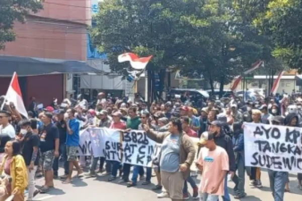 Warga Pati Kembali Demo, Beramai-Ramai Kirimkan Surat ke KPK Minta Sudewo Ditetapkan Jadi Tersangka