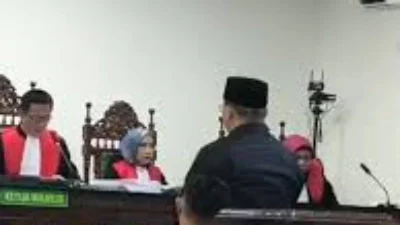 Eks Gubernur Bengkulu Rohidin Mersyah Divonis 10 Tahun Penjara Denda.Rp700 Juta