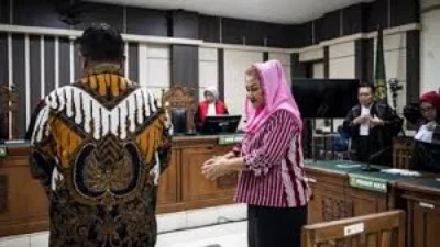 Eks Walikota Semarang Divonis 5 Tahun Penjara Sedangkan Suaminya 7 Tahun Penjara