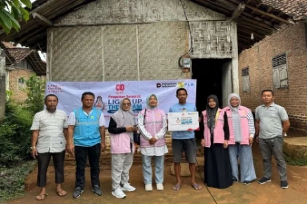 PLN Menyalakan Listrik Gratis Bagi Masyarakat Prasejahtera di Seluruh Lampung
