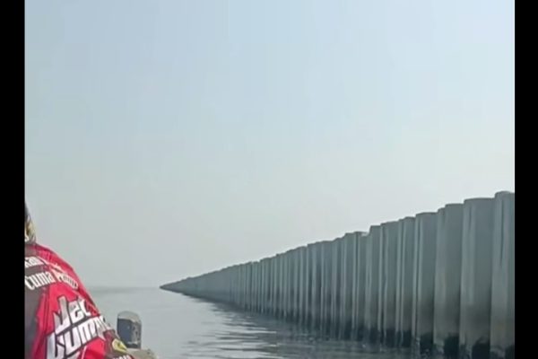 Viral Tanggul Laut Sepanjang 2–3 Kilometer di Laut Cilincing Jakarta Utara