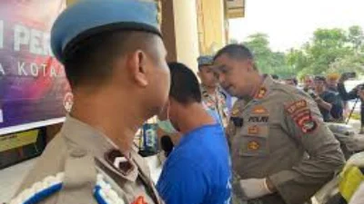 Kades Poja Ditetapkan Sebagai Tersangka Pembakaran Kantor Inspektorat Kabupaten Bima